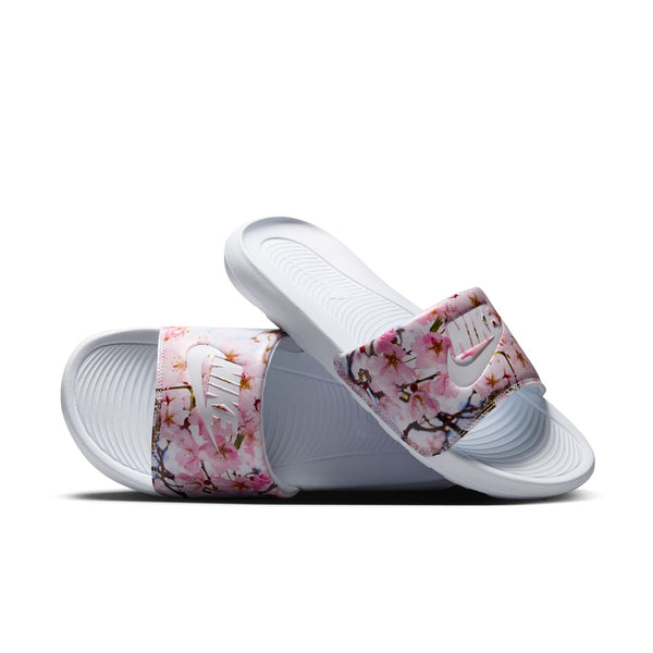 公式正規品!★VICTORI ONE PRINTED SLIDE Nike Victori One Slide Print Womens (FZ3111-100) – STNDRD