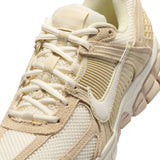 Nike Women's Zoom Vomero 5 (HQ0458-200)