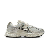 Nike Women's V5 RNR (HQ7901-104)