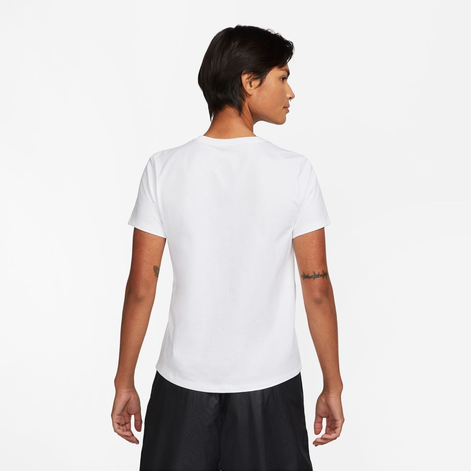 Nike Womens Sportswear Essentials Tee (DX7906-100)