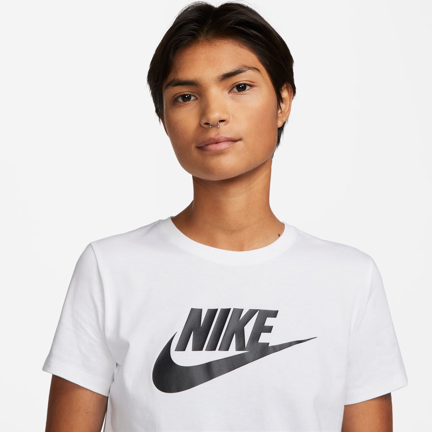 Nike Womens Sportswear Essentials Tee (DX7906-100)