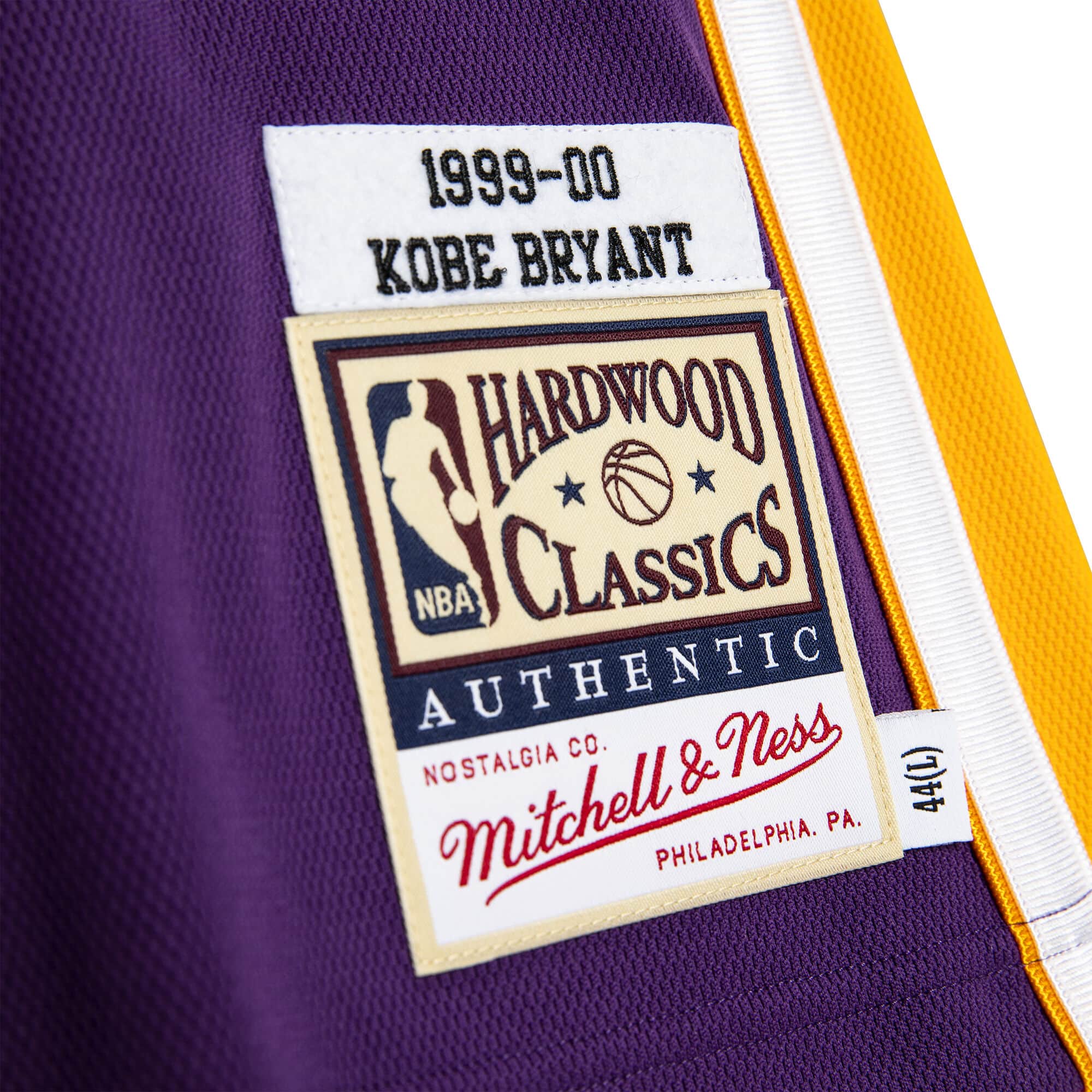 Mitchell &amp; Ness Authentic Kobe Bryant Los Angeles Lakers 1999-2000 Jersey (AJY4CP18185)