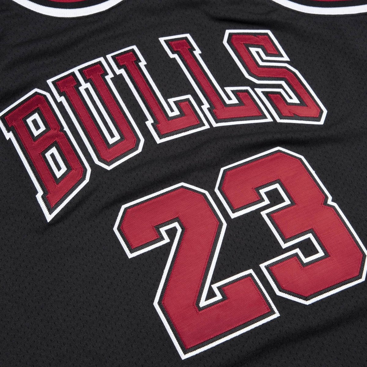 Mitchell & Ness Authentic Bulls 1997 Michael Jordan Jersey (Red)