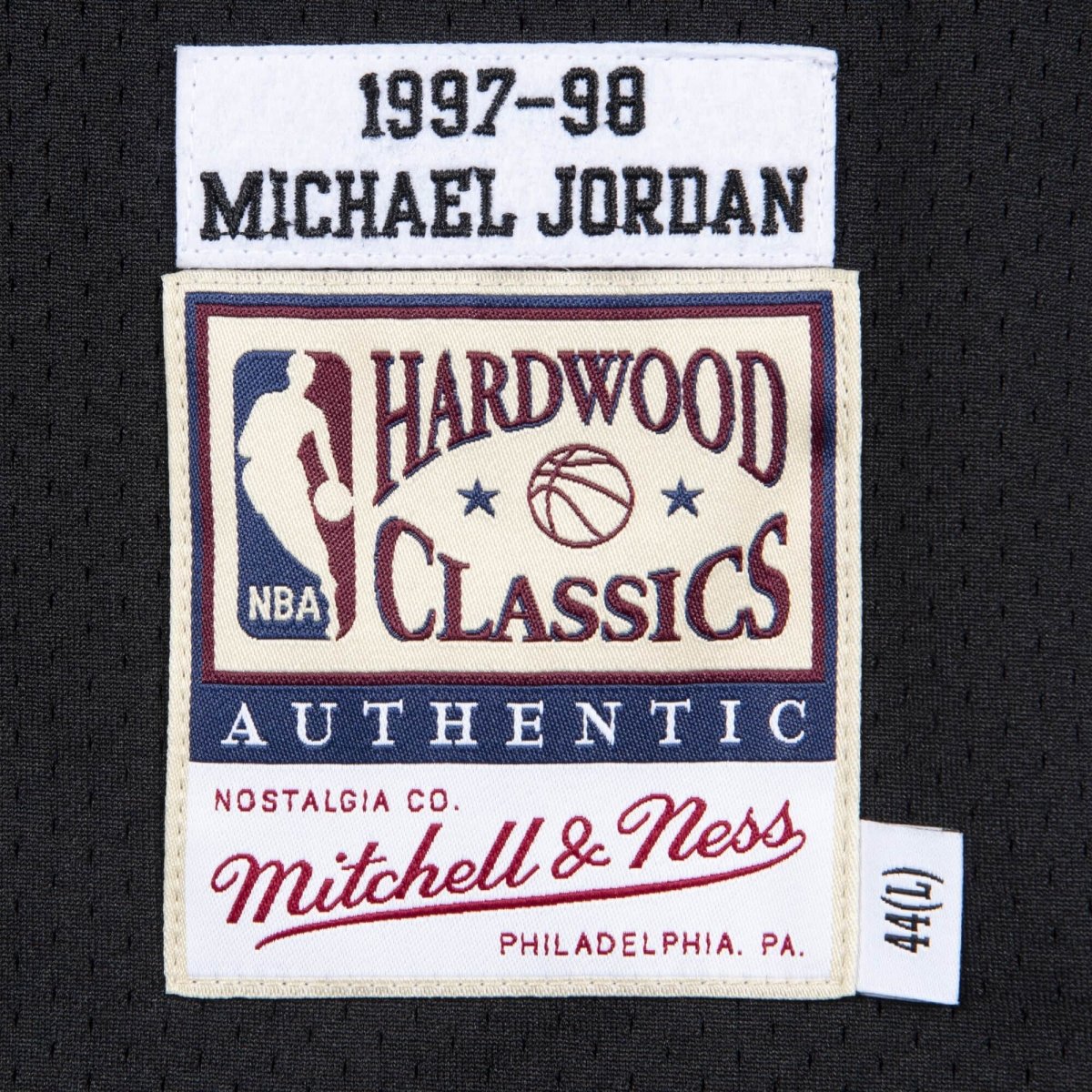 Mitchell &amp; Ness Authentic Jersey Chicago Bulls Alternate 1997-98 Michael Jordan - STNDRD ATHLETIC CO.