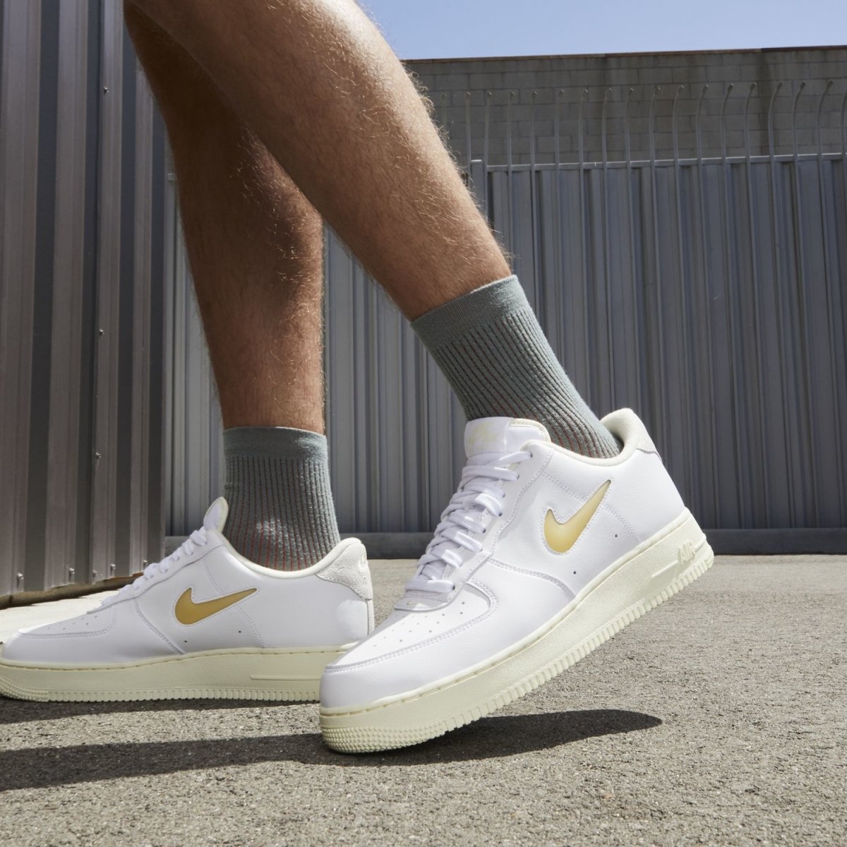 Nike Air Force 1 '07 LX (DC8894-100)