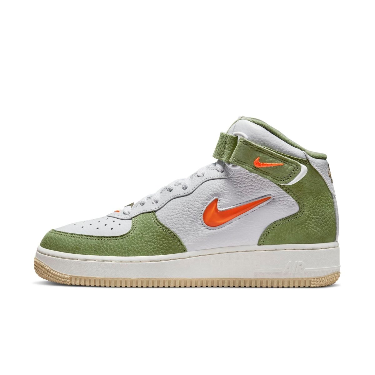 Buy now Nike AIR FORCE 1 MID - whose mudguard shines with Nike